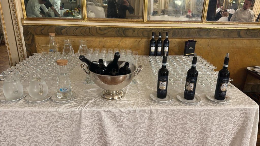 edab33c4-e3bc-459d-9020-9a4dc4090e40 2